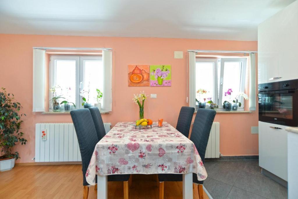 Apartman Eda Pula Luaran gambar