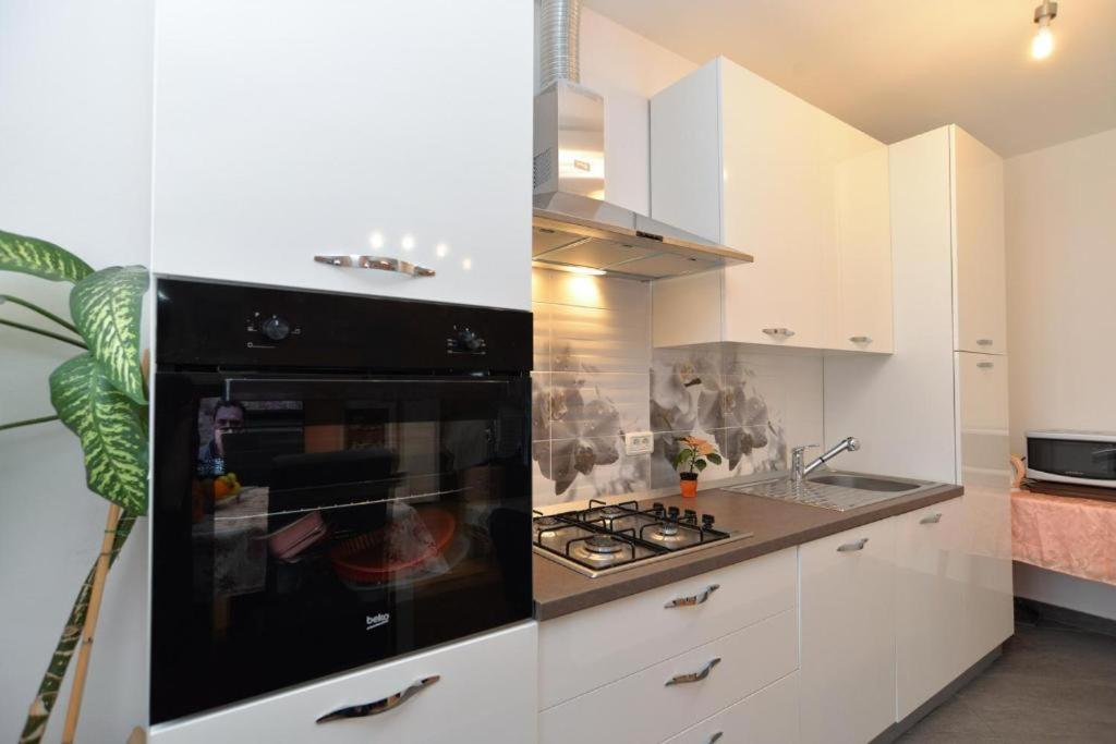 Apartman Eda Pula Luaran gambar