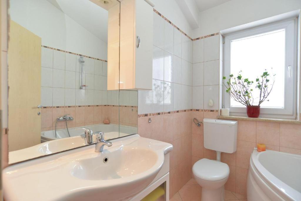 Apartman Eda Pula Luaran gambar